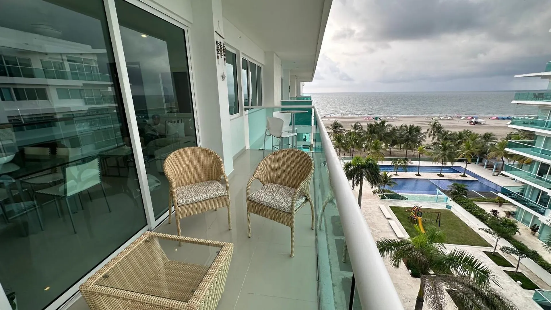 Apartamento Con Linda Vista Al Mar Primera Linea Cartagena  Kolumbien